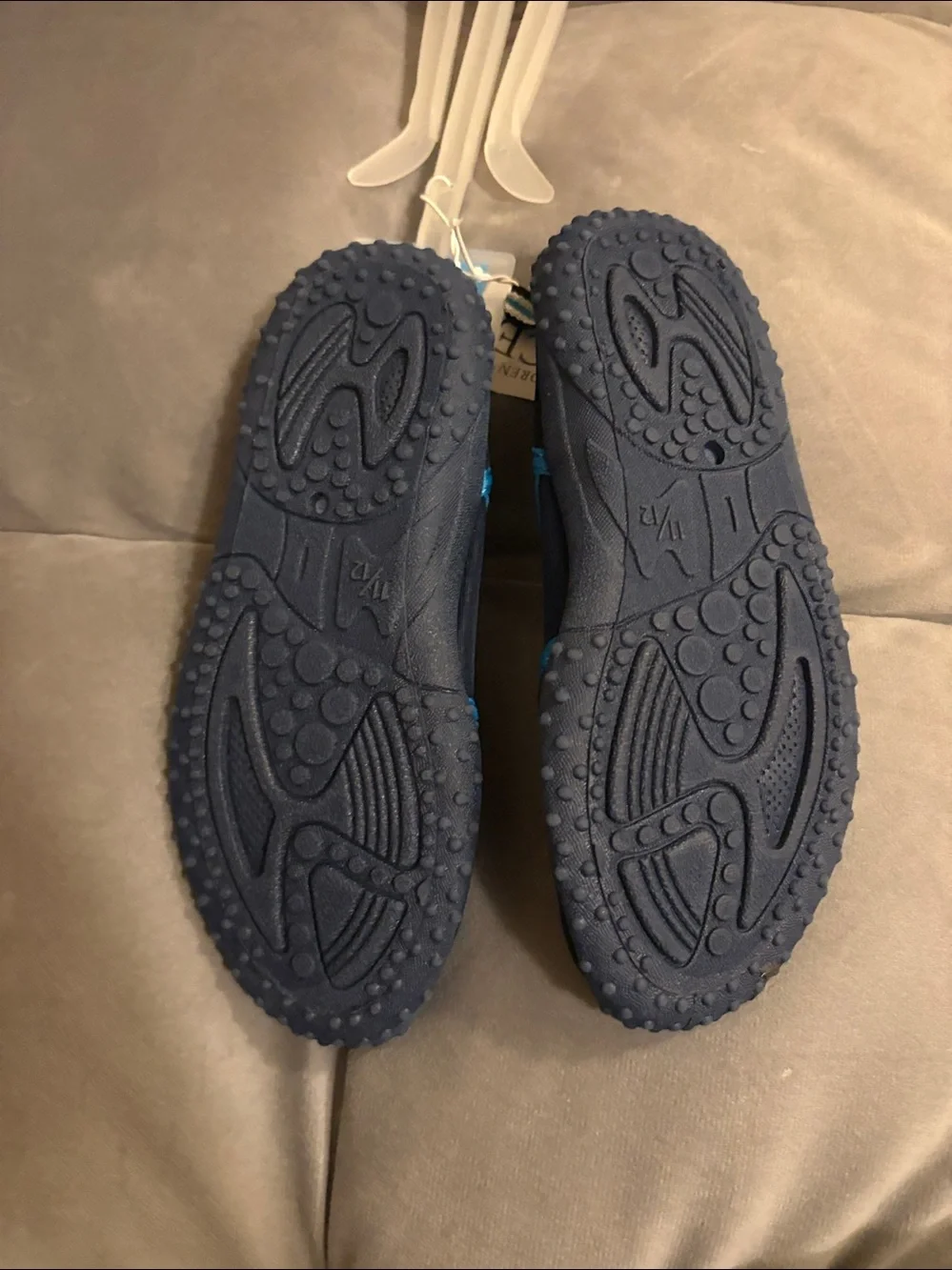 The Children's Place Navy & Bright Blue Kids Slip-On Aqua Shoes size 11/12